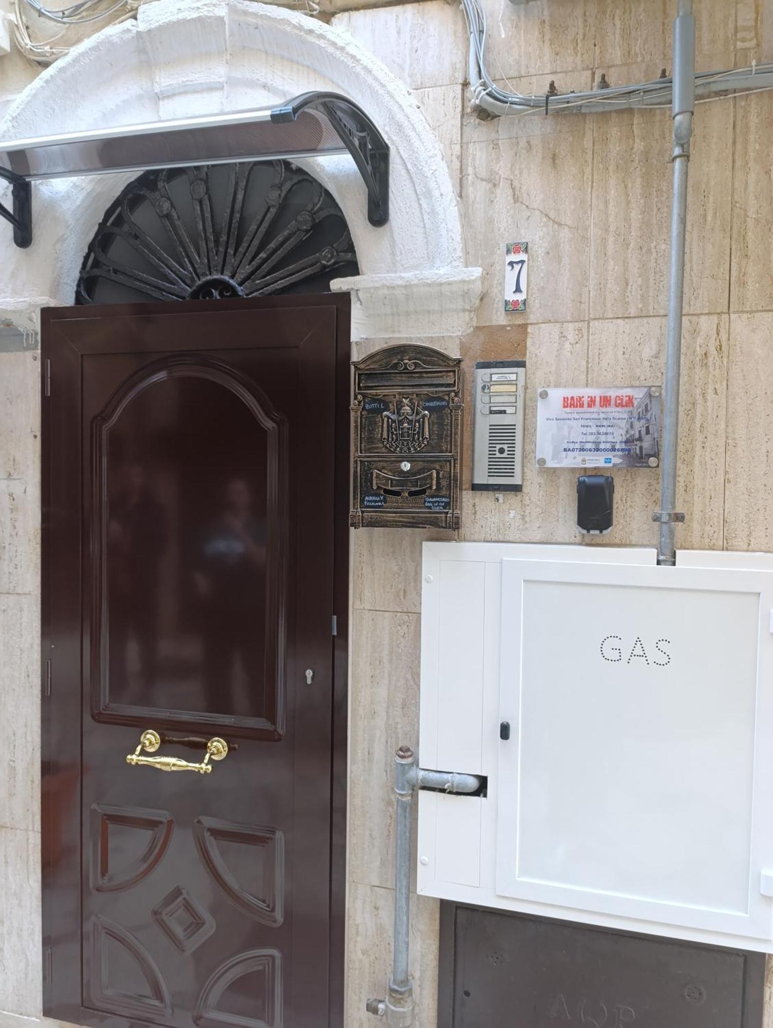 Bari In Un Click Apartment Exterior photo